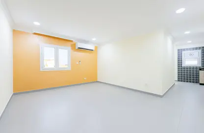 Apartment - 2 Bedrooms - 1 Bathroom for rent in Old Airport Road - Old Airport Road - Doha