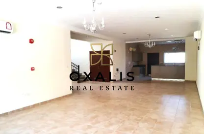 Villa - 3 Bedrooms - 4 Bathrooms for rent in Umm Al Seneem Street - Ain Khaled - Doha