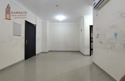 Apartment - 1 Bedroom - 2 Bathrooms for rent in Umm Ghuwalina - Umm Ghuwailina - Doha