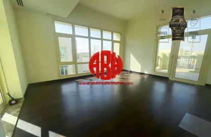 مجمع سكني - 4 غرف نوم - 5 حمامات للايجار في برج أسباير - الوعب - الوعب - الدوحة