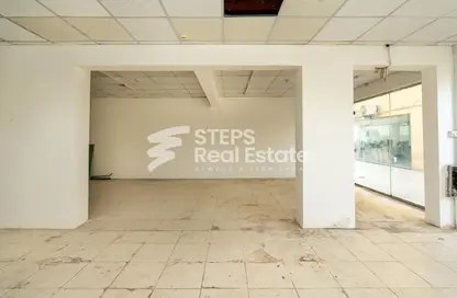 Show Room - Studio - 1 Bathroom for rent in Souk Al gharaffa - Al Gharrafa - Doha