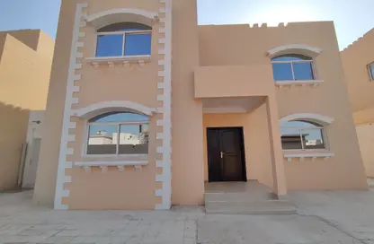 Villa - 4 Bedrooms - 4 Bathrooms for rent in Bu Hamour Street - Abu Hamour - Doha