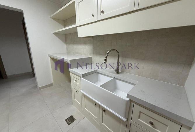 989450 - Property Image 3