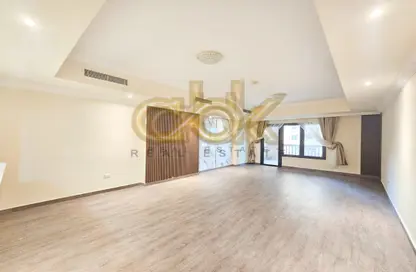 Apartment - 1 Bedroom - 2 Bathrooms for rent in East Porto Drive - Porto Arabia - The Pearl Island - Doha