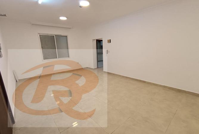 Apartment - 2 Bedrooms - 2 Bathrooms for rent in Abdul Rahman Bin Jassim Street - Mesaieed Road - Al Wakra