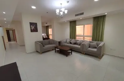 Apartment - 3 Bedrooms - 3 Bathrooms for rent in Fereej Bin Mahmoud South - Fereej Bin Mahmoud - Doha