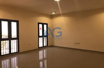 شقة - 2 غرف نوم - 3 حمامات للايجار في المرة - الريان - الدوحة