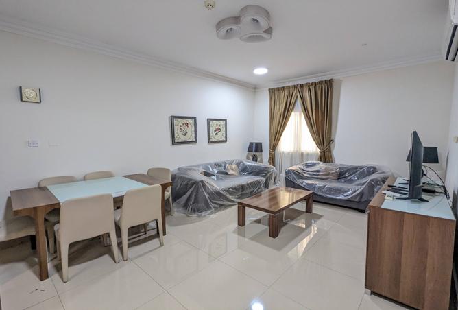 930067 - Property Image 2