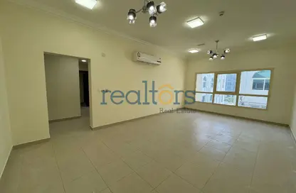 Apartment - 3 Bedrooms - 3 Bathrooms for rent in Al Zubair Bakkar Street - Al Sadd - Doha