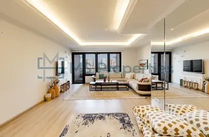 Apartment - 2 Bedrooms - 2 Bathrooms for rent in West Porto Drive - Porto Arabia - The Pearl Island - Doha