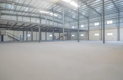 Warehouse - Studio - 3 Bathrooms for sale in East Industrial Street - Birkat Al Awamer - Al Wakra