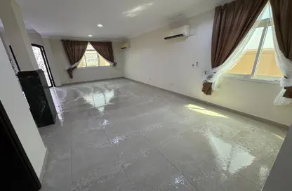 مجمع سكني - 3 غرف نوم - 2 حمامات للايجار في بوابة عين خالد - عين خالد - الدوحة