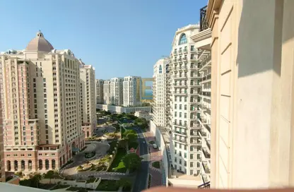 Apartment - 2 Bedrooms - 3 Bathrooms for rent in Floresta Gardens - Floresta Gardens - The Pearl Island - Doha