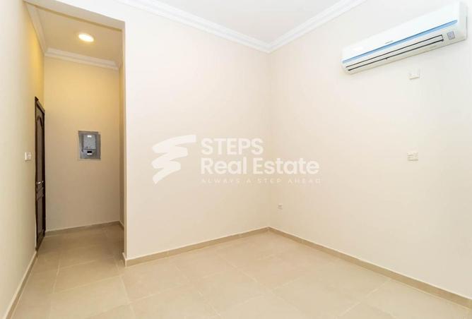 987052 - Property Image 3