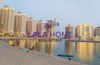 تاون هاوس - غرفة نوم - 2 حمامات للايجار في فيفا غرب - فيفا بحرية - جزيرة اللؤلؤة - الدوحة