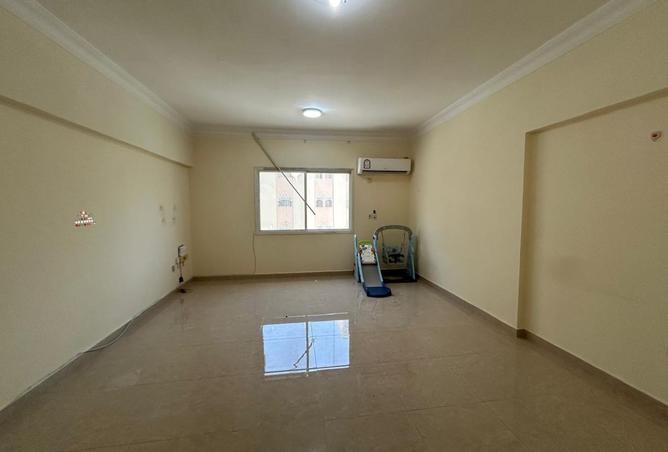 990763 - Property Image 2