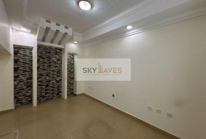 946388 - Property Image 2