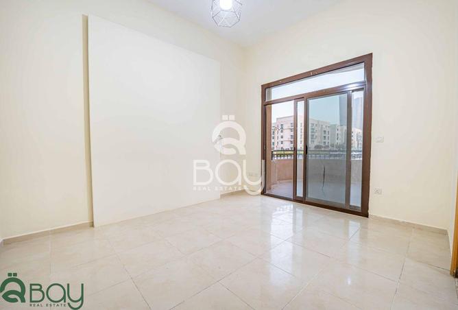 954572 - Property Image 3