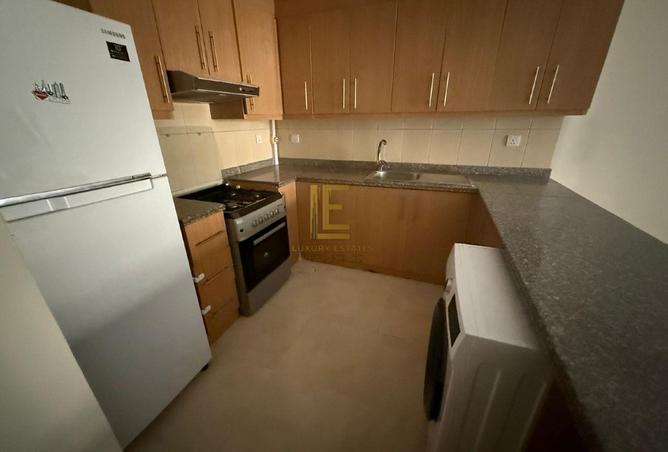 907439 - Property Image 3