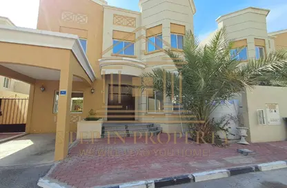 Apartment - 4 Bedrooms - 5 Bathrooms for rent in Souk Al gharaffa - Al Gharrafa - Doha
