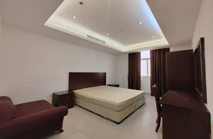 Apartment - 2 Bedrooms - 2 Bathrooms for rent in Umm Ghuwalina - Umm Ghuwailina - Doha