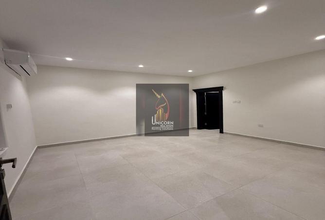 960560 - Property Image 2