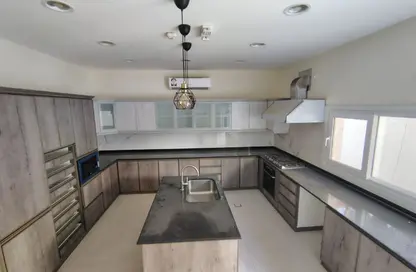 Villa - 5 Bedrooms - 5 Bathrooms for rent in Old Airport Road - Old Airport Road - Doha