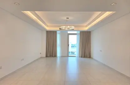 Apartment - 2 Bedrooms - 3 Bathrooms for rent in Crystal Residence - The Pearl Island - Doha