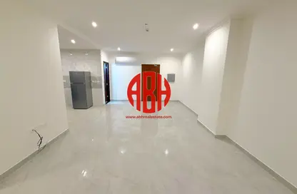 Apartment - 1 Bedroom - 2 Bathrooms for rent in Al Sadd Road - Al Sadd - Doha