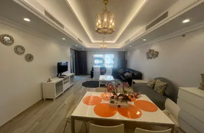 Apartment - 2 Bedrooms - 1 Bathroom for rent in Sabban Towers - Porto Arabia - The Pearl Island - Doha