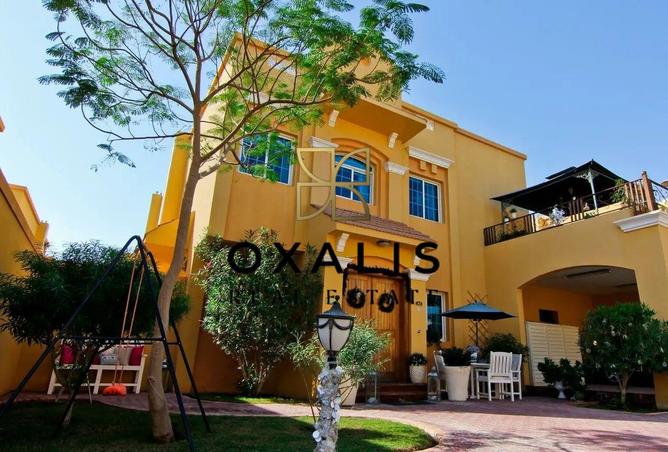 985372 - Property Image 2