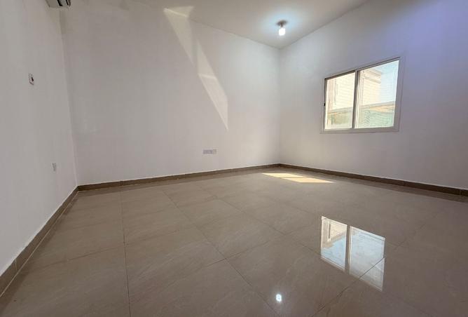 978907 - Property Image 3