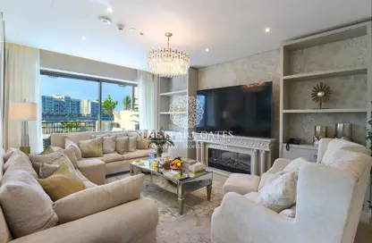 Townhouse - 3 Bedrooms - 5 Bathrooms for rent in Hilton Doha The Pearl Residences - Abraj Quartiers - The Pearl Island - Doha