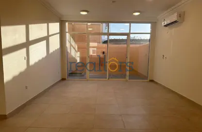 Compound - 3 Bedrooms - 4 Bathrooms for rent in Bu Hamour Street - Abu Hamour - Doha
