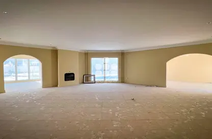 Empty Room image for: Villa - Studio - 6 Bathrooms for rent in West Bay Lagoon - Doha, Image 1