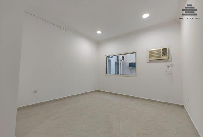 951749 - Property Image 2