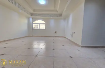 Apartment - 3 Bedrooms - 2 Bathrooms for rent in Al Nasr Street - Al Nasr - Doha