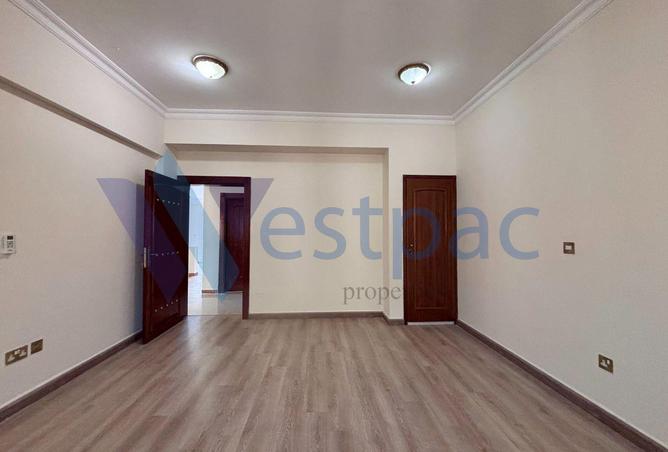 983719 - Property Image 2