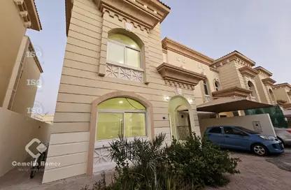 Compound - 3 Bedrooms - 4 Bathrooms for rent in Muraikh - AlMuraikh - Doha