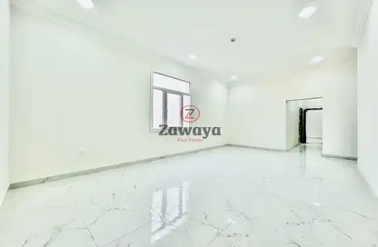 Apartment - 2 Bedrooms - 2 Bathrooms for rent in Fereej Kulaib - Doha
