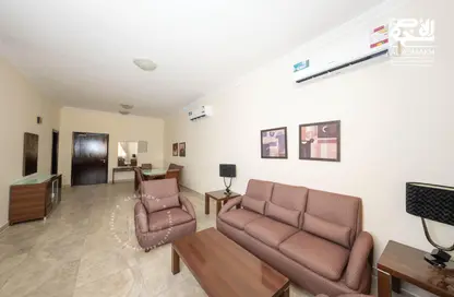 صورة لـ غرفة المعيشة / غرفة الطعام شقة - 2 غرف نوم - 2 حمامات للايجار في جلف ريزيدانس - جلف ريزيدانس - النصر - الدوحة ، صورة رقم 1