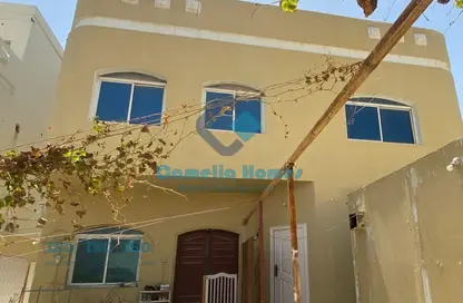 Villa - 5 Bedrooms - 6 Bathrooms for sale in Al Dafna - Al Dafna - Doha