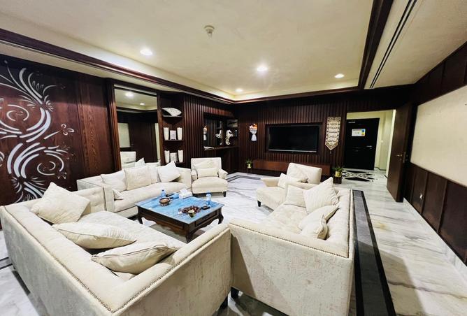 956996 - Property Image 2