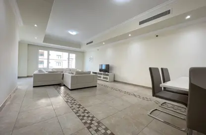 شقة - 2 غرف نوم - 3 حمامات للايجار في طريق بورتو الشرقي - بورتو أرابيا - جزيرة اللؤلؤة - الدوحة