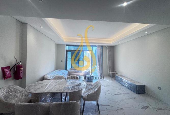 956067 - Property Image 2