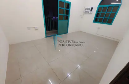 شقة - 3 غرف نوم - 2 حمامات للايجار في شارع المطار القديم - طريق المطار القديم - الدوحة