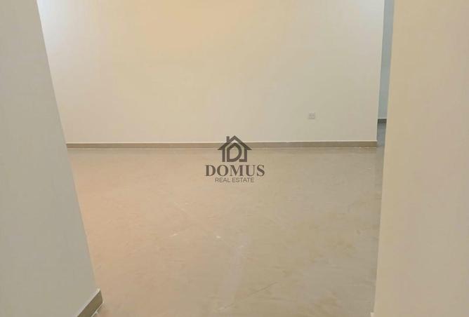 949401 - Property Image 2