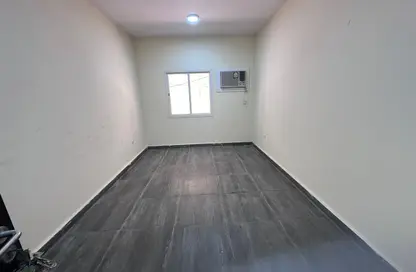 Labor Camp - Studio - 7+ Bathrooms for rent in Industrial Area 3 - Industrial Area - Industrial Area - Doha