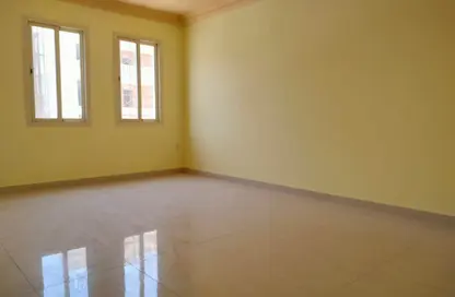 Apartment - 2 Bedrooms - 2 Bathrooms for rent in Al Nasr Street - Al Nasr - Doha