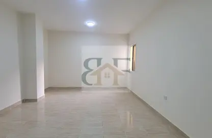 شقة - 2 غرف نوم - 2 حمامات للايجار في شارع المطار القديم - طريق المطار القديم - الدوحة